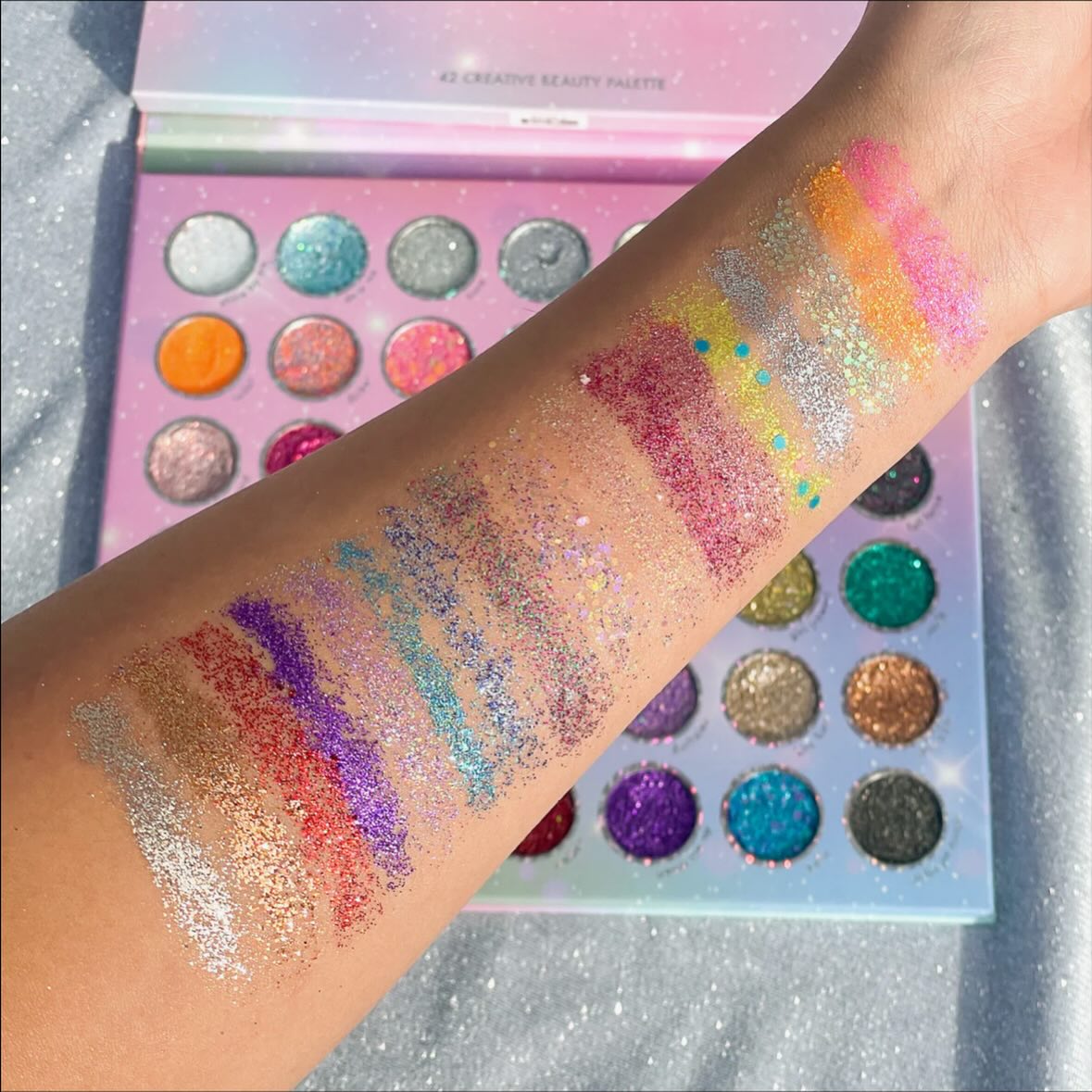 KARA BEAUTY MEGA PALETA GLITTER