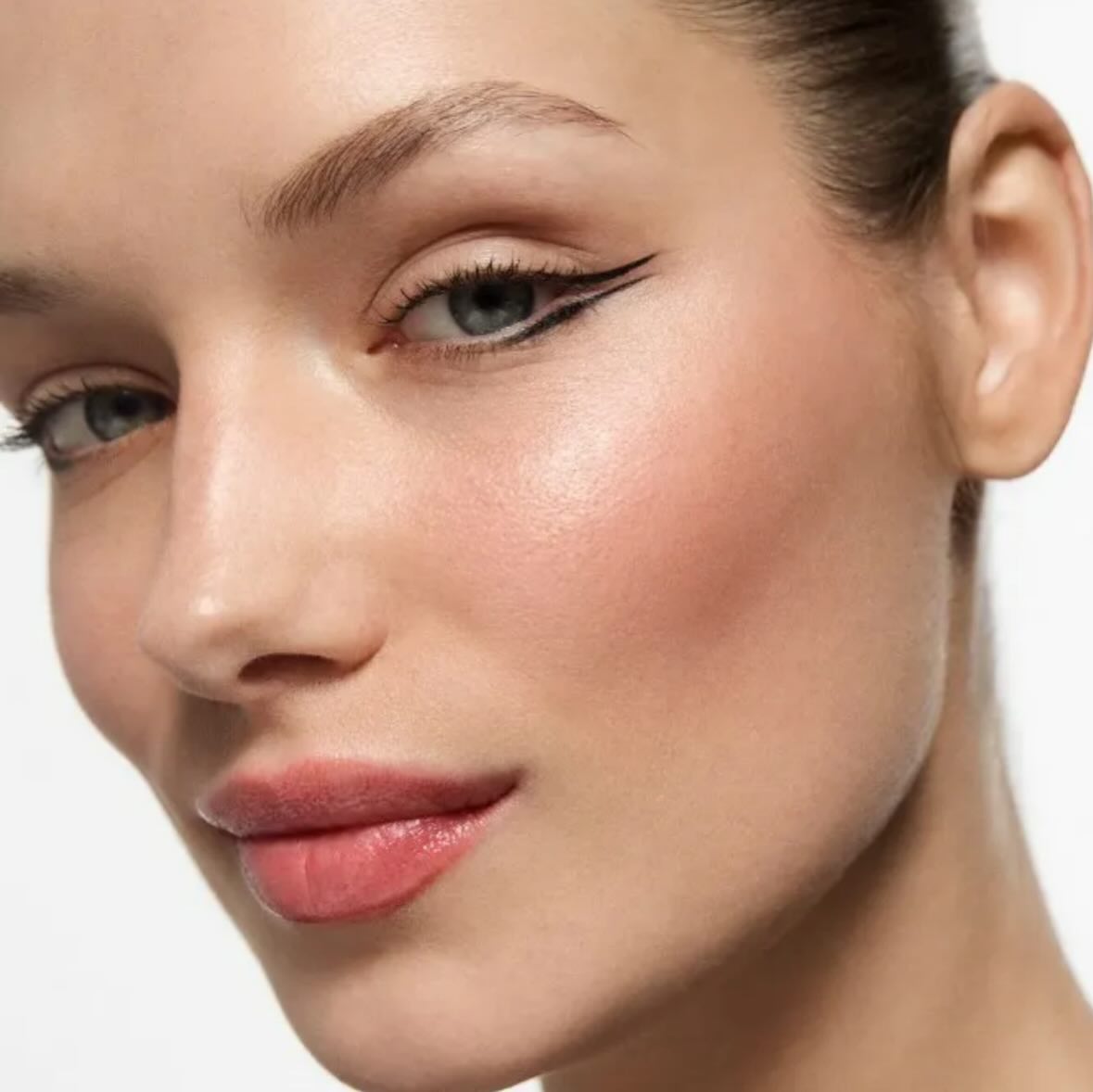 INGLOT DELINEADOR EN GEL AMC