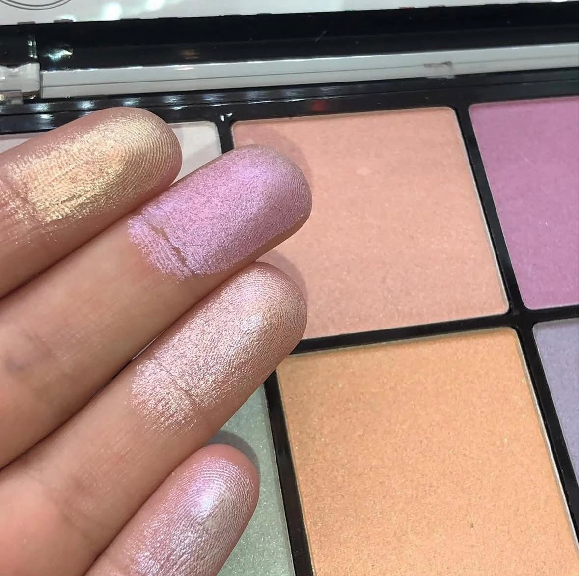 J CAT UNICORN MAGIC HIGHLIGHTER PALETTE
