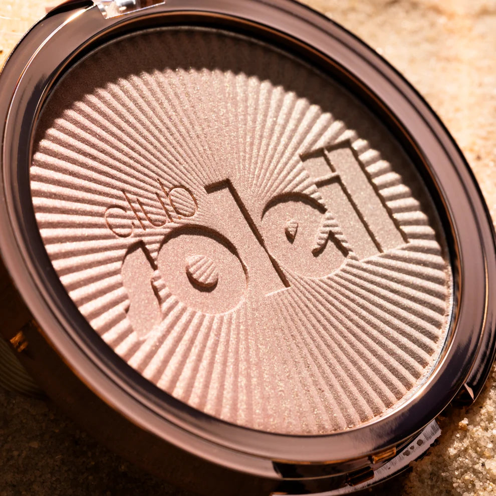 ESSENCE CLUB SOLEIL GRADIENT HIGHLIGHTER