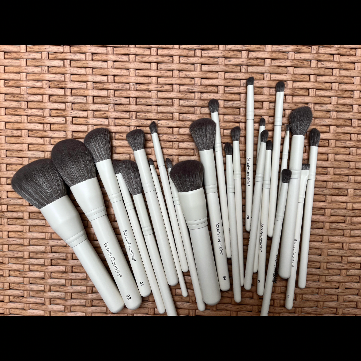 BEAUTY CREATIONS SET 24 BROCHAS CLOUD
