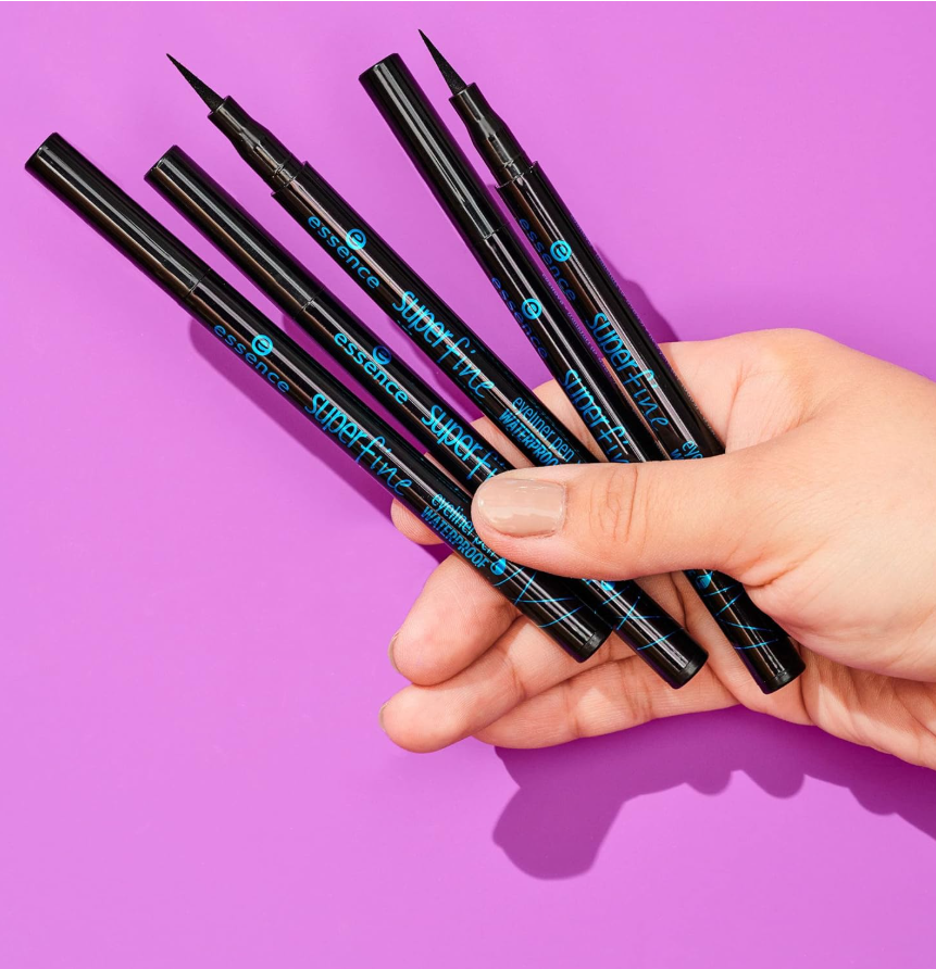 ESSENCE SUPER FINE WATERPROOF DELINEADOR