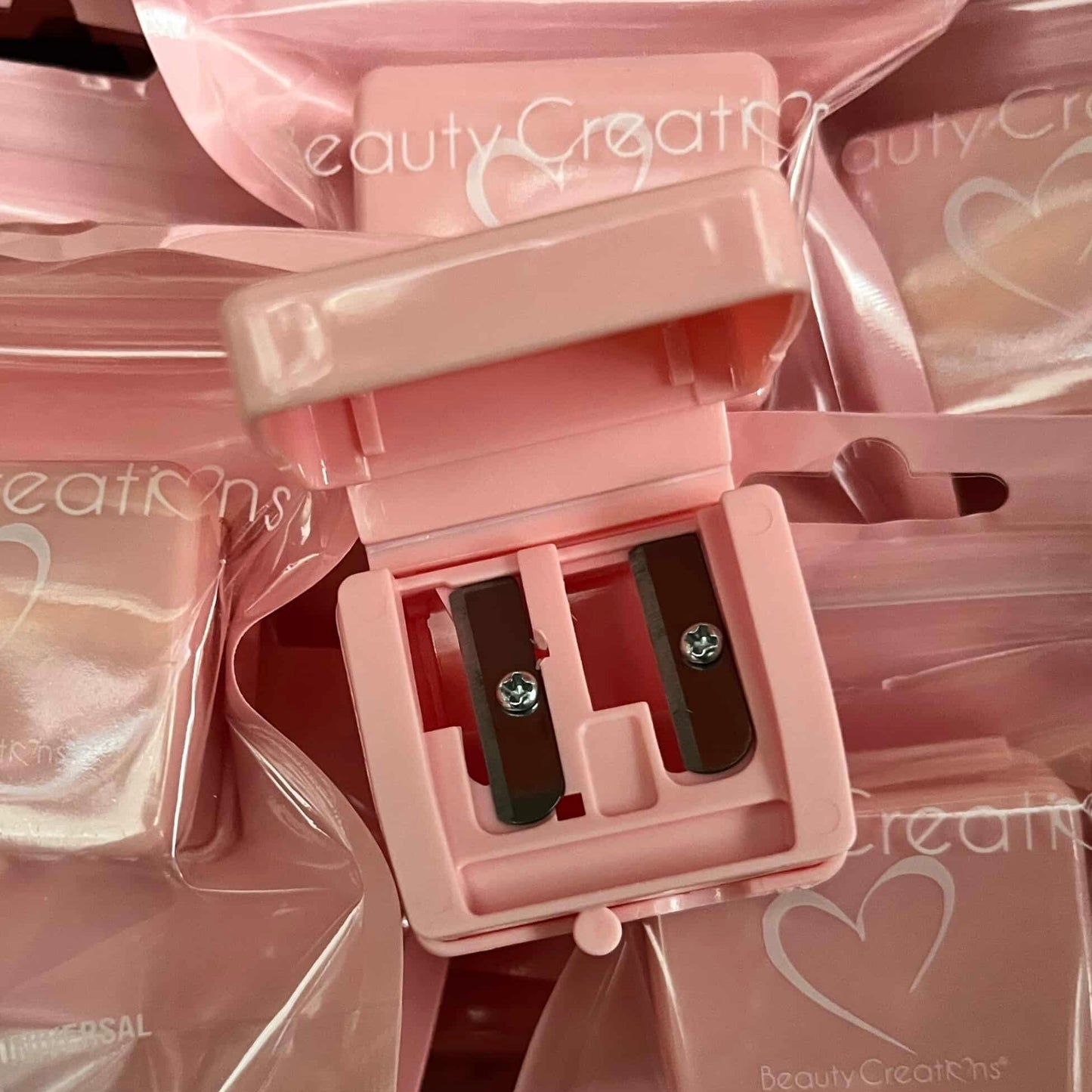 BEAUTY CREATIONS SACAPUNTAS