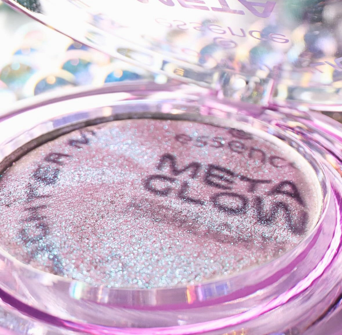 ESSENCE META GLOW HIGHLIGHTER